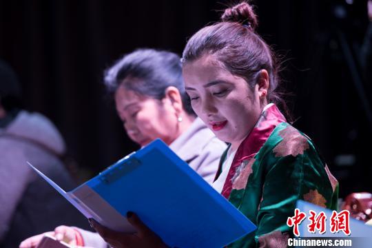 第二届华语诗歌春晚在雪域“圣城”分会场上演