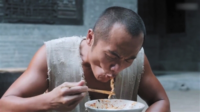 1吨面粉6千碗面泼出舌尖《白鹿原》